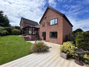 Photo 30- click for photo gallery